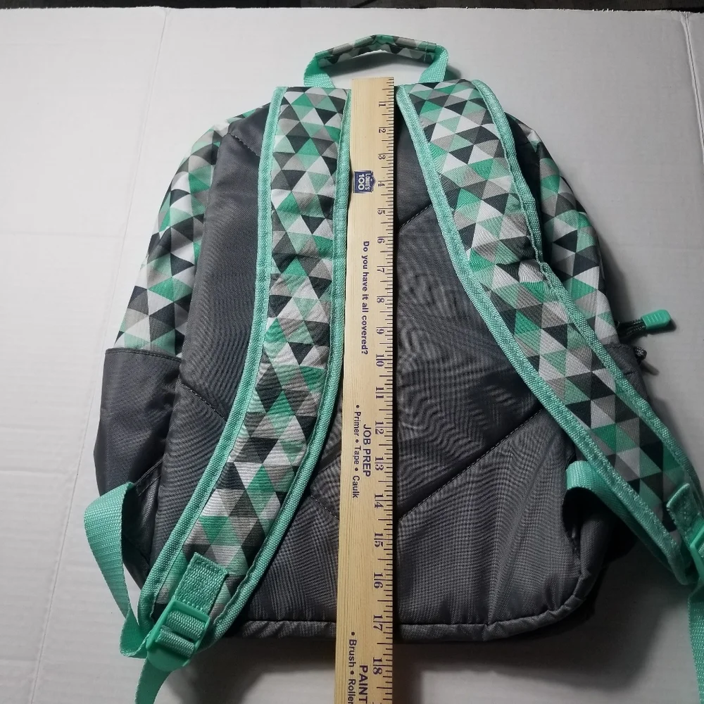 LIKE NEW EASTSPORT BACKPACK